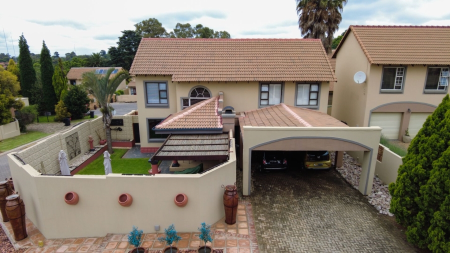 3 Bedroom Property for Sale in Glen Marais Gauteng