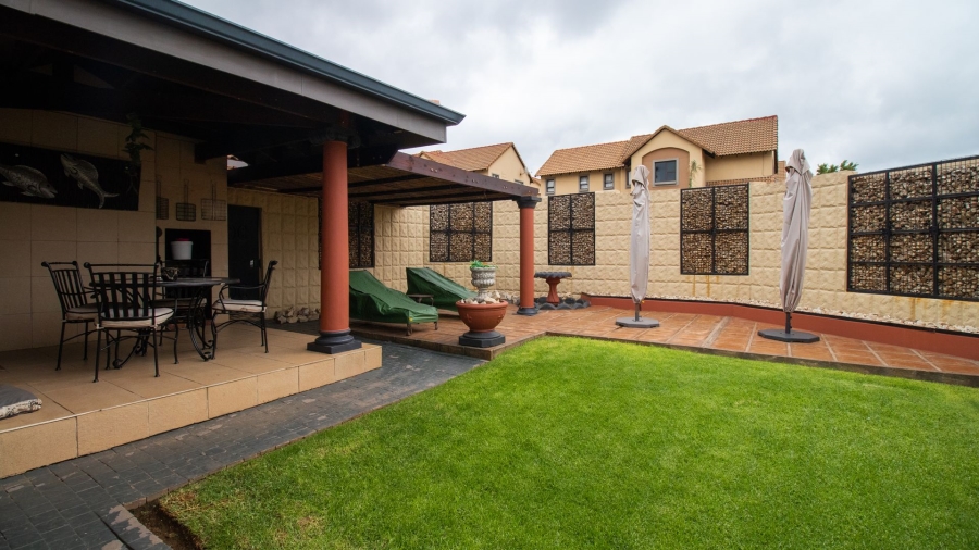 3 Bedroom Property for Sale in Glen Marais Gauteng