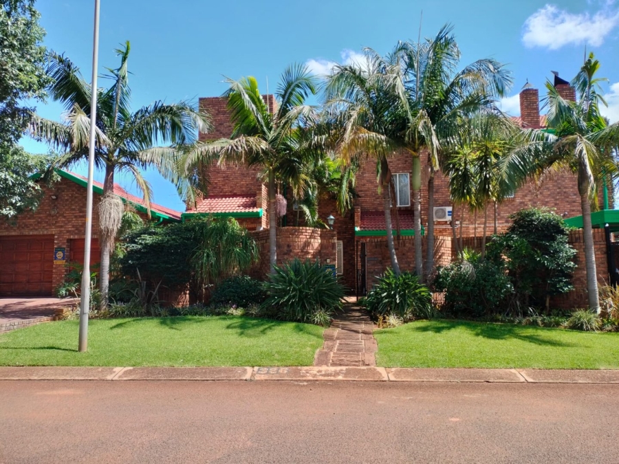 4 Bedroom Property for Sale in Sinoville Gauteng