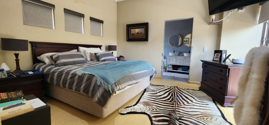 3 Bedroom Property for Sale in New Redruth Gauteng