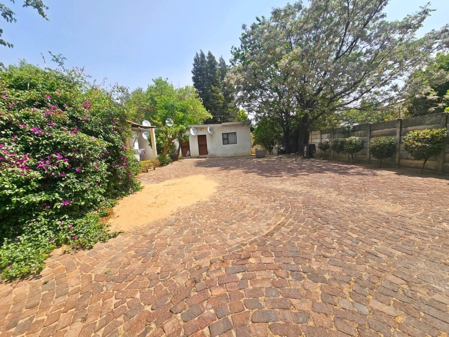 18 Bedroom Property for Sale in Parkhill Gardens Gauteng