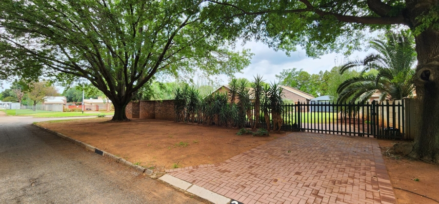 3 Bedroom Property for Sale in Meyerton Central Gauteng