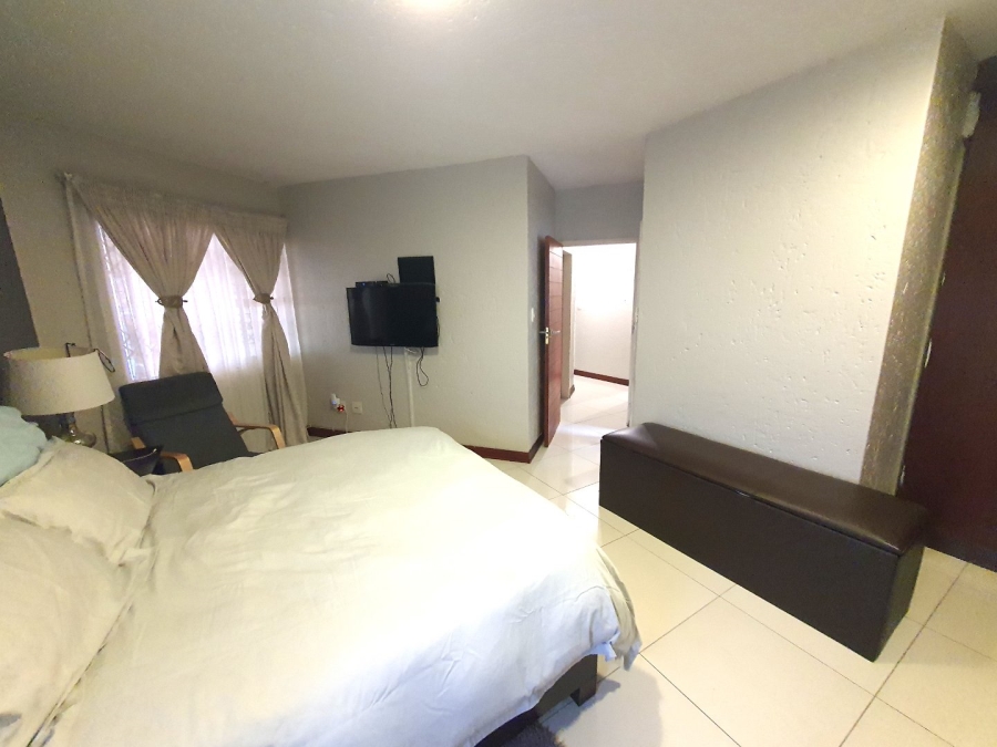  Bedroom Property for Sale in Bedfordview Gauteng