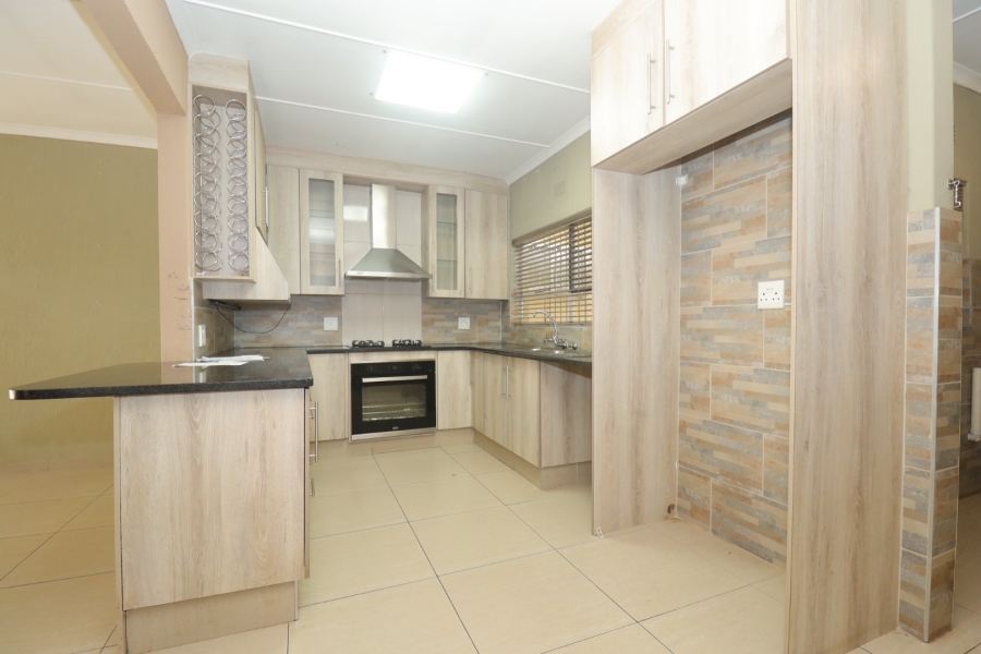 3 Bedroom Property for Sale in Helderkruin Gauteng