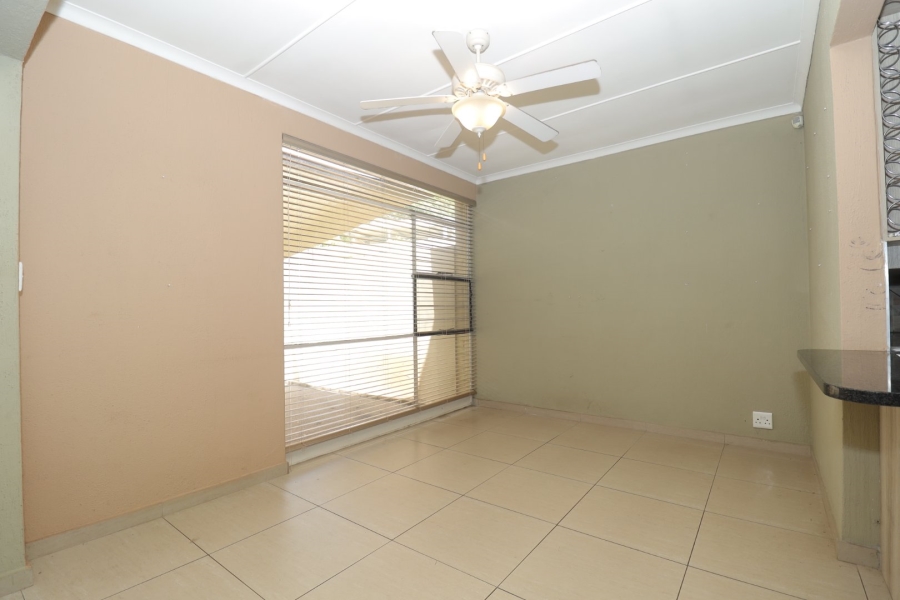 3 Bedroom Property for Sale in Helderkruin Gauteng