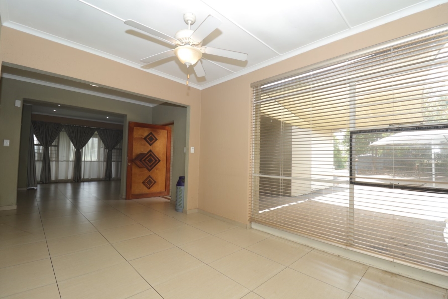 3 Bedroom Property for Sale in Helderkruin Gauteng