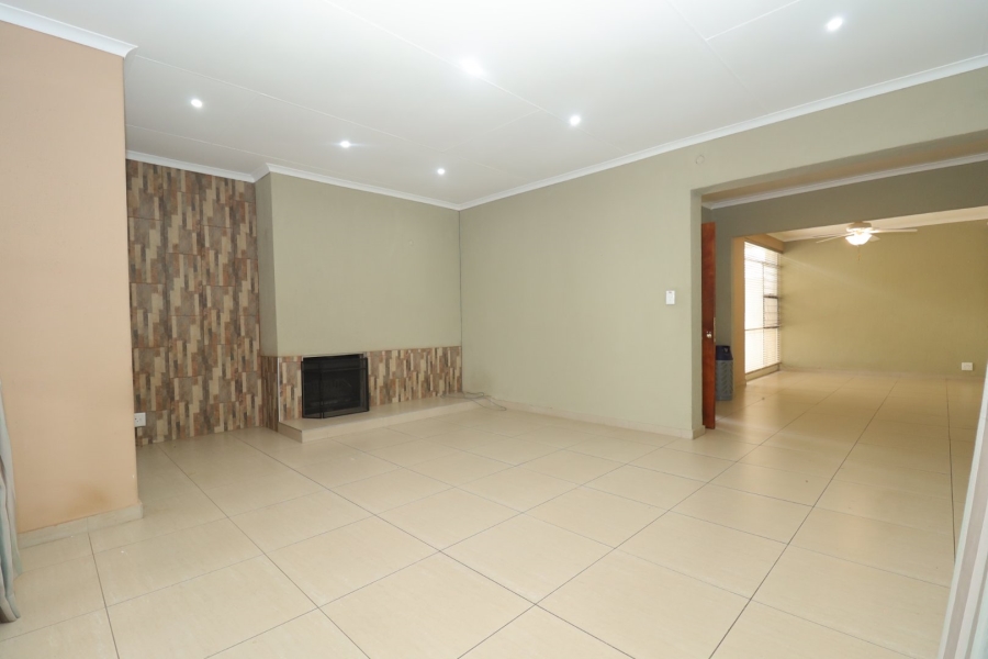 3 Bedroom Property for Sale in Helderkruin Gauteng