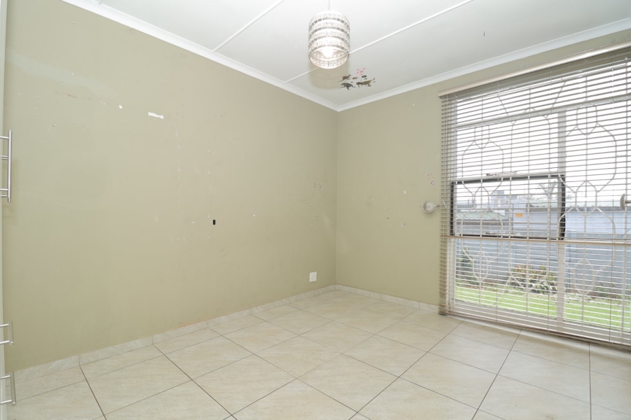 3 Bedroom Property for Sale in Helderkruin Gauteng