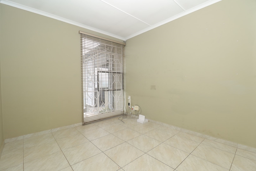 3 Bedroom Property for Sale in Helderkruin Gauteng