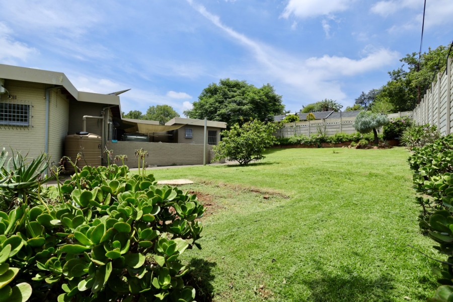 3 Bedroom Property for Sale in Helderkruin Gauteng