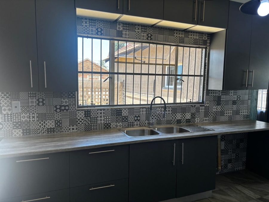 5 Bedroom Property for Sale in Dan Pienaarville Gauteng