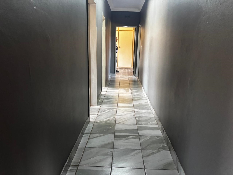 5 Bedroom Property for Sale in Dan Pienaarville Gauteng