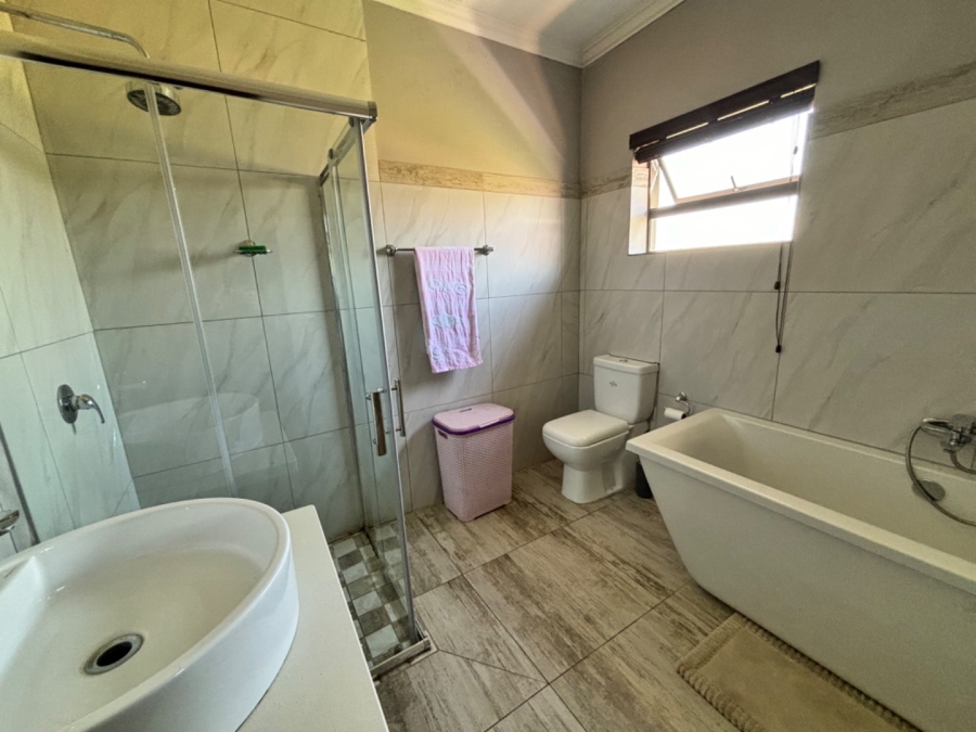 6 Bedroom Property for Sale in Kungwini Country Estate Gauteng