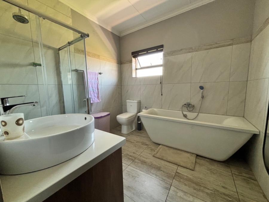 6 Bedroom Property for Sale in Kungwini Country Estate Gauteng