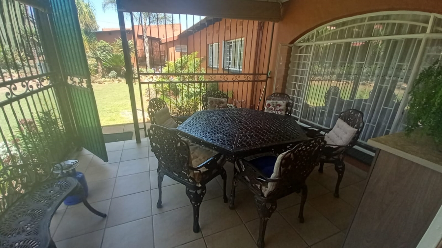 3 Bedroom Property for Sale in Wilro Park Gauteng