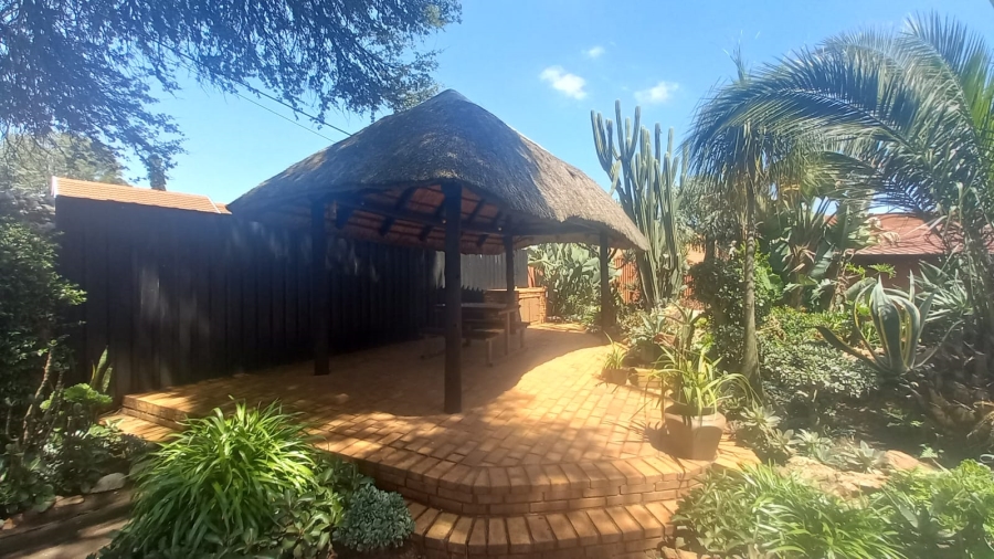 3 Bedroom Property for Sale in Wilro Park Gauteng