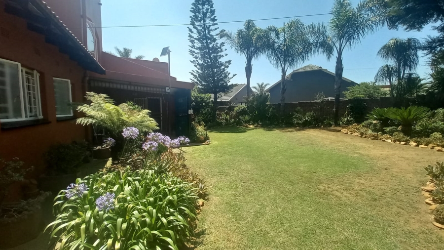 3 Bedroom Property for Sale in Wilro Park Gauteng