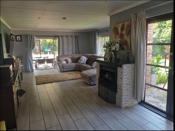 6 Bedroom Property for Sale in Lyttelton Manor Gauteng