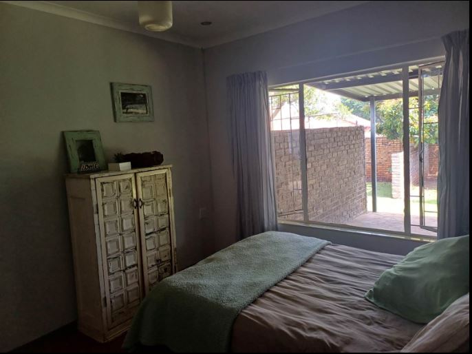 6 Bedroom Property for Sale in Lyttelton Manor Gauteng