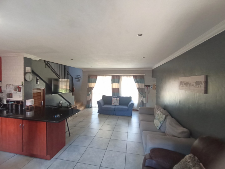 3 Bedroom Property for Sale in Annlin Gauteng