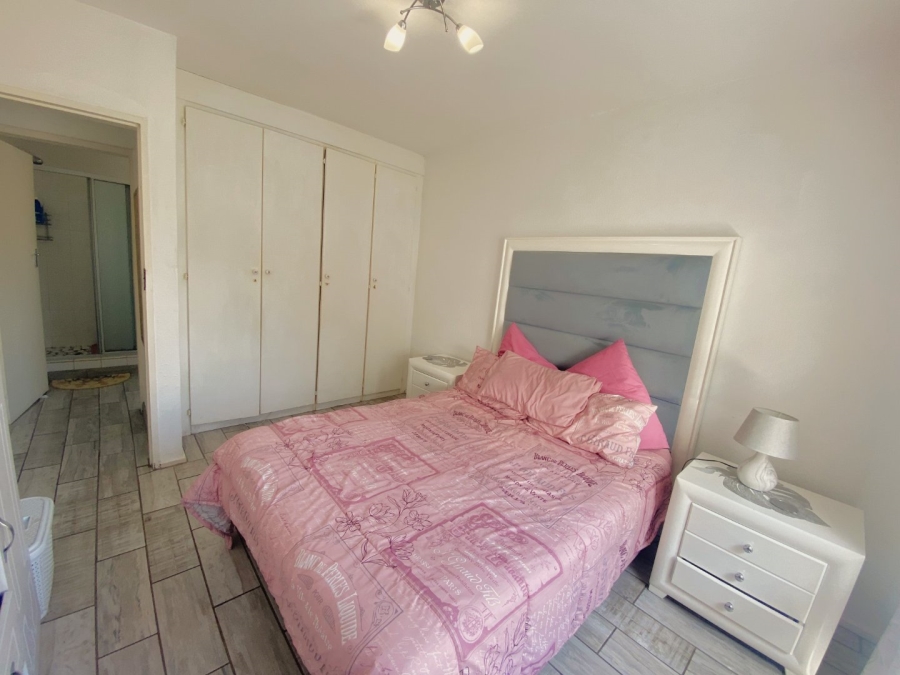 1 Bedroom Property for Sale in Roodekrans Gauteng