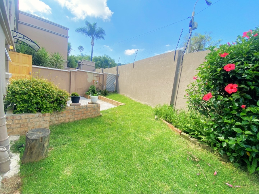 1 Bedroom Property for Sale in Roodekrans Gauteng