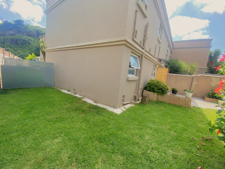 1 Bedroom Property for Sale in Roodekrans Gauteng