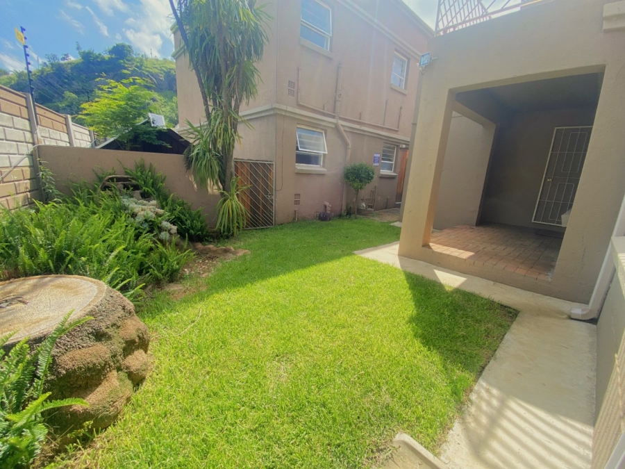 1 Bedroom Property for Sale in Roodekrans Gauteng