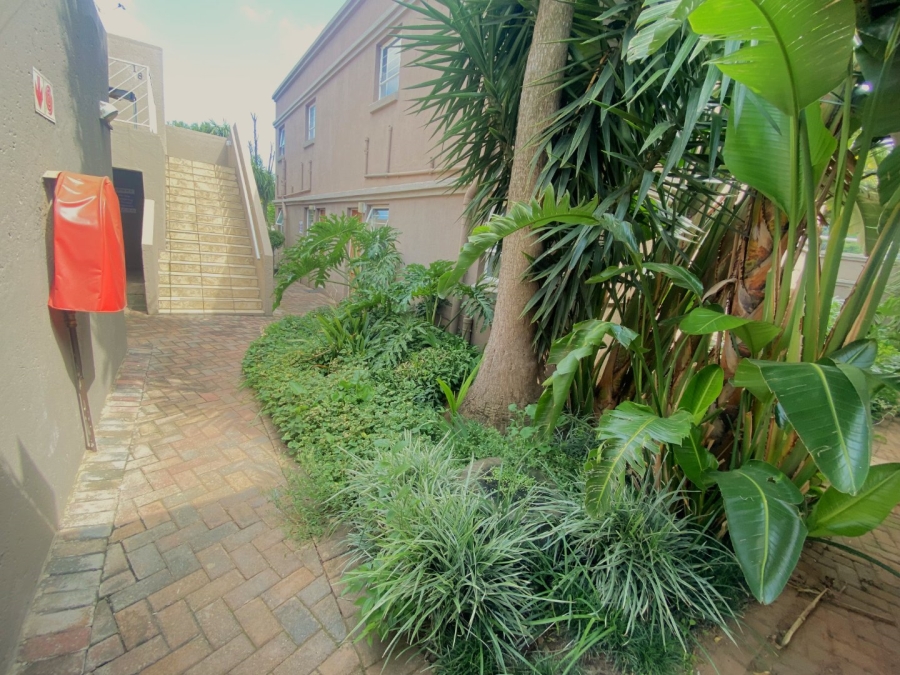 1 Bedroom Property for Sale in Roodekrans Gauteng