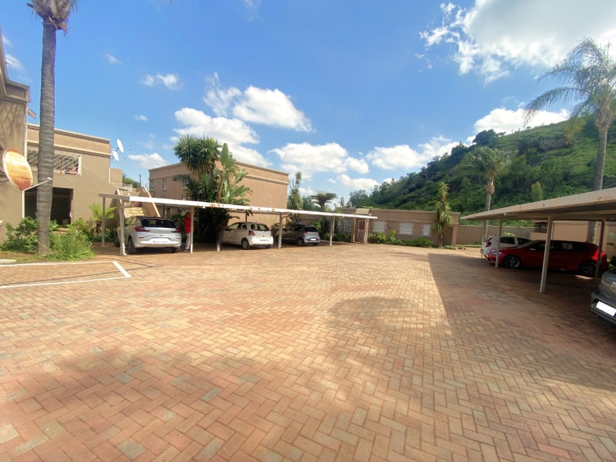 1 Bedroom Property for Sale in Roodekrans Gauteng