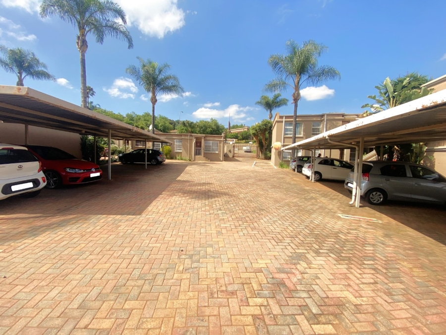 1 Bedroom Property for Sale in Roodekrans Gauteng