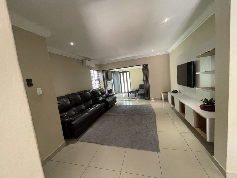  Bedroom Property for Sale in Silver Lakes Gauteng