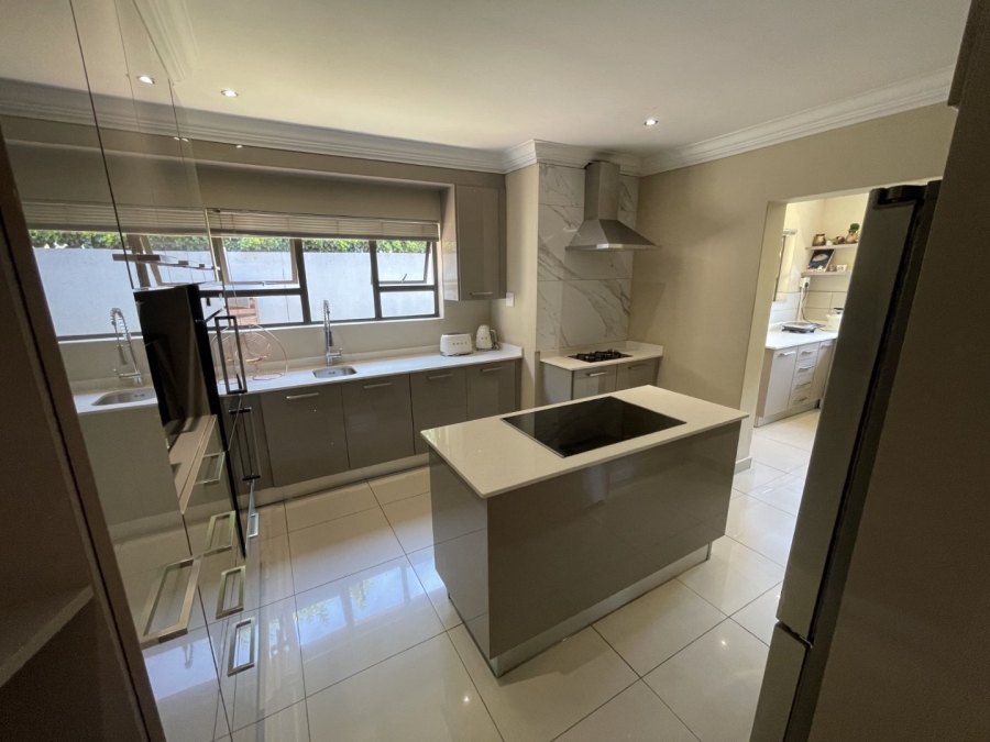  Bedroom Property for Sale in Silver Lakes Gauteng