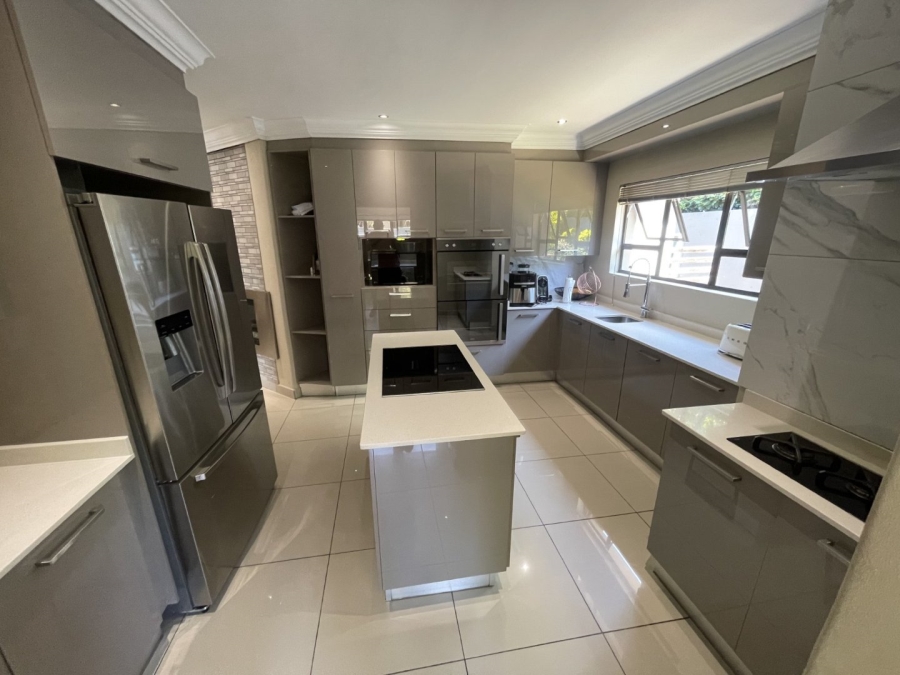  Bedroom Property for Sale in Silver Lakes Gauteng