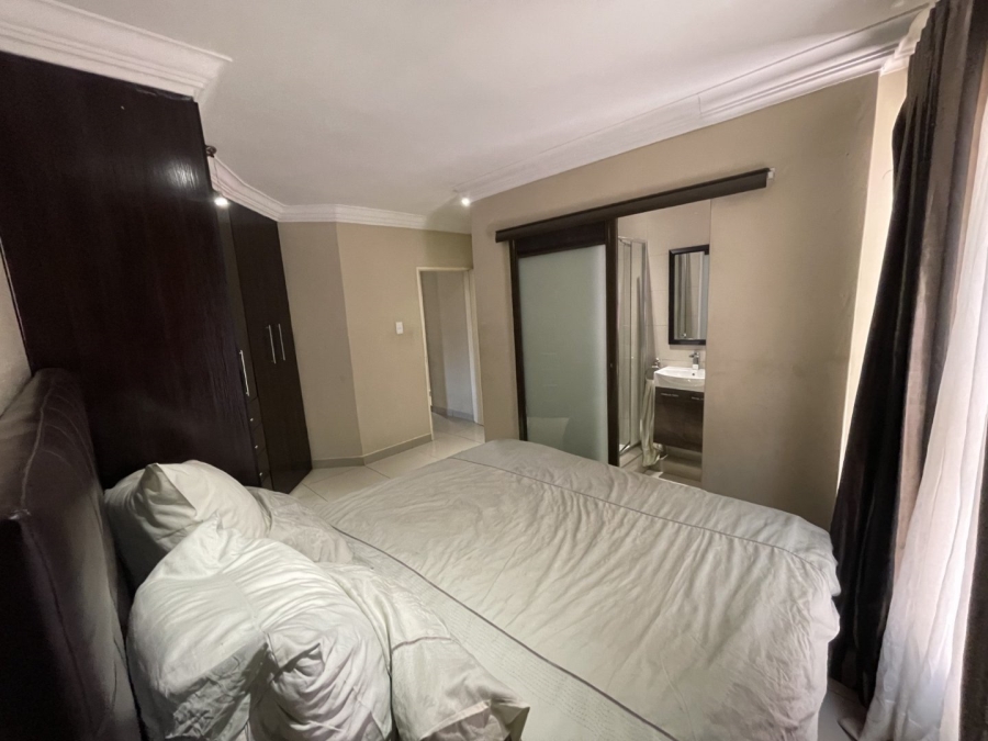  Bedroom Property for Sale in Silver Lakes Gauteng