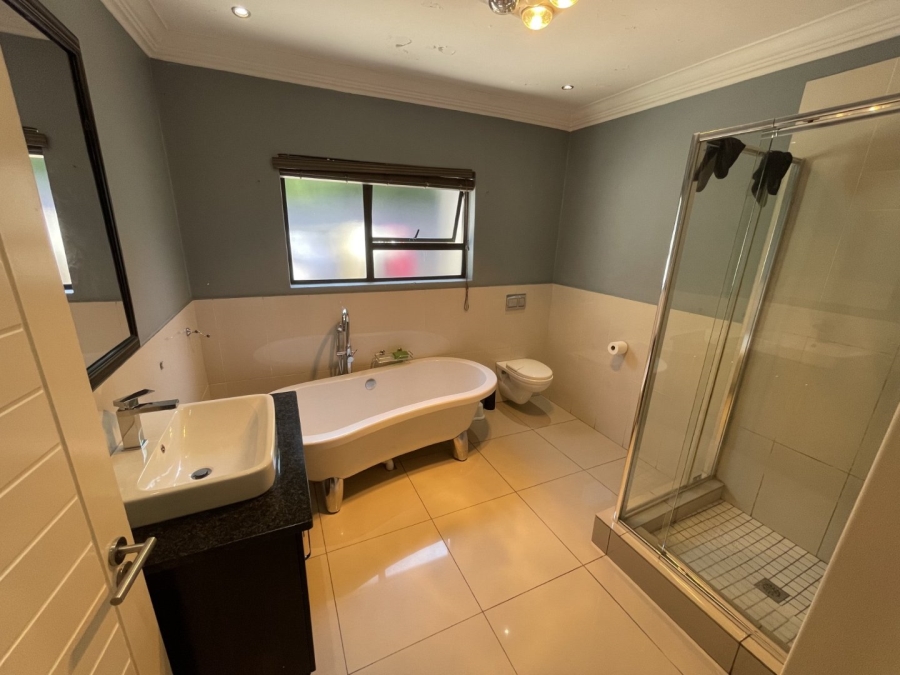  Bedroom Property for Sale in Silver Lakes Gauteng