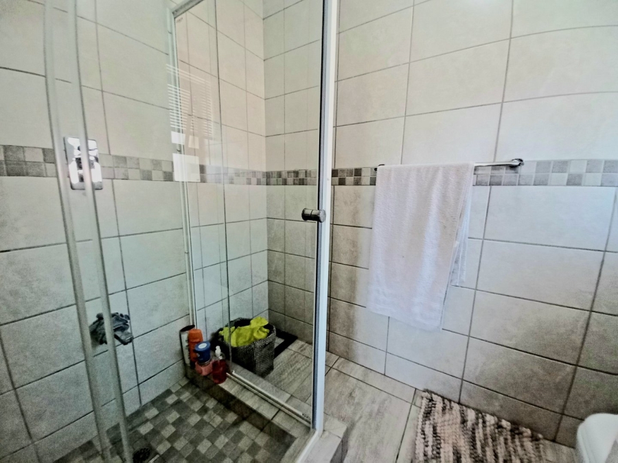 2 Bedroom Property for Sale in Illiondale Gauteng