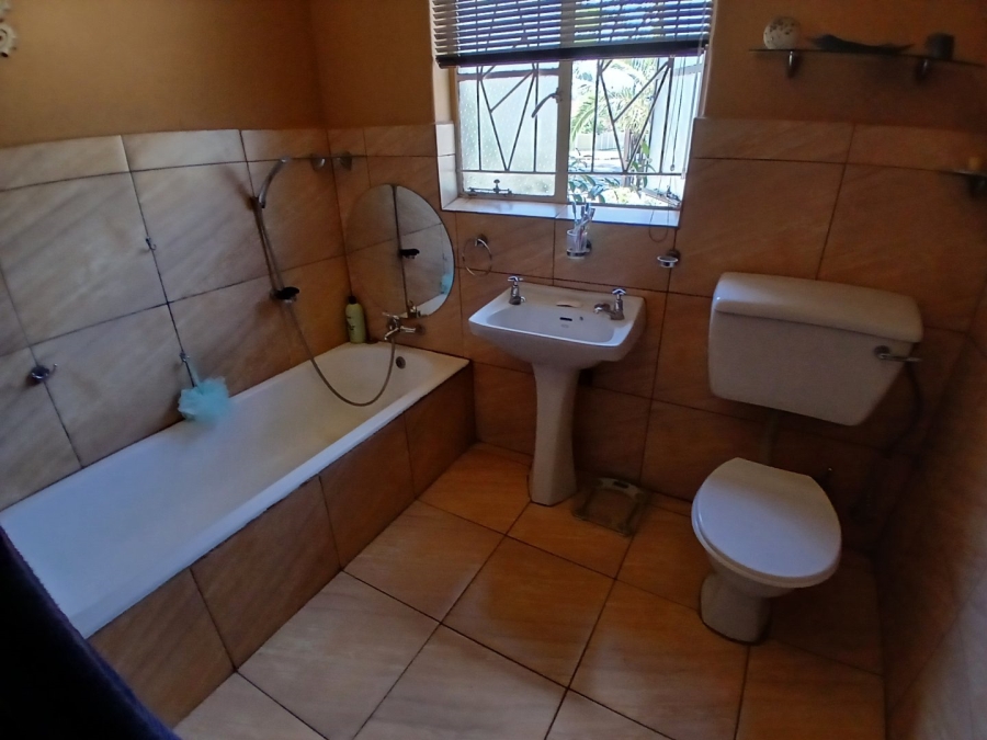 4 Bedroom Property for Sale in Witpoortjie Gauteng