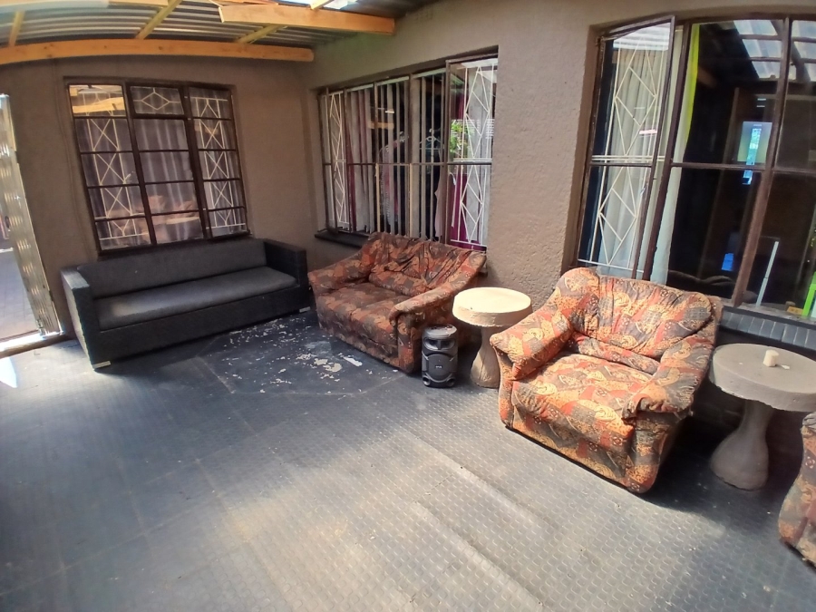 4 Bedroom Property for Sale in Witpoortjie Gauteng