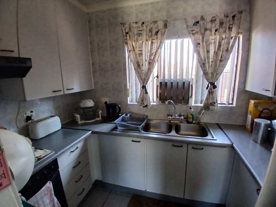 4 Bedroom Property for Sale in Witpoortjie Gauteng