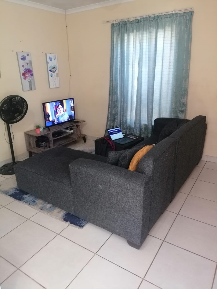 2 Bedroom Property for Sale in Clayville Industria Gauteng