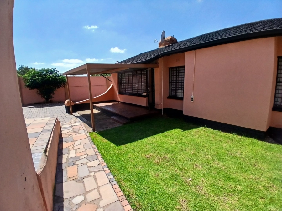 3 Bedroom Property for Sale in Witpoortjie Gauteng