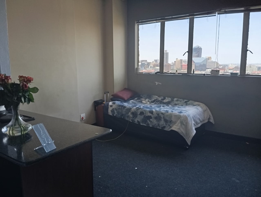 To Let 1 Bedroom Property for Rent in Braamfontein Gauteng