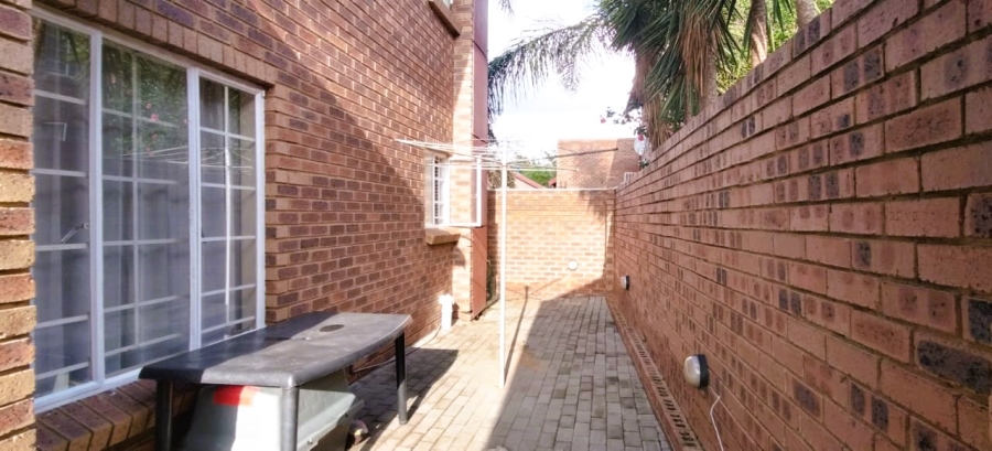 2 Bedroom Property for Sale in The Reeds Gauteng