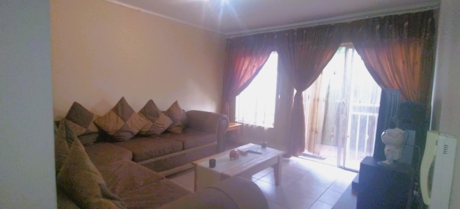 2 Bedroom Property for Sale in The Reeds Gauteng