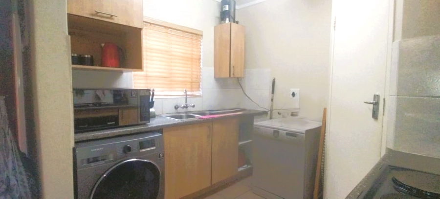 2 Bedroom Property for Sale in The Reeds Gauteng