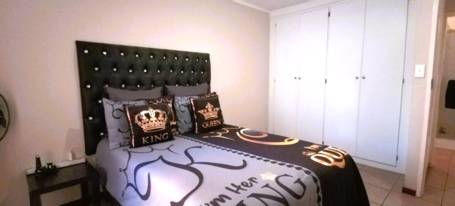 2 Bedroom Property for Sale in The Reeds Gauteng