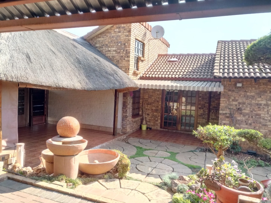 3 Bedroom Property for Sale in Clubview Gauteng