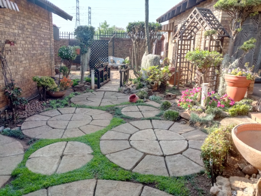 3 Bedroom Property for Sale in Clubview Gauteng