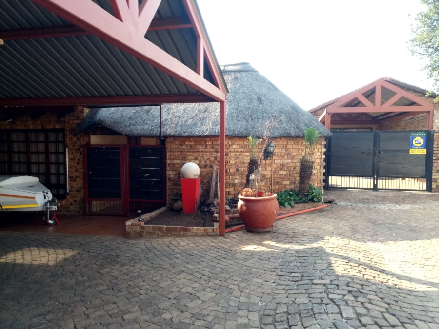 3 Bedroom Property for Sale in Clubview Gauteng